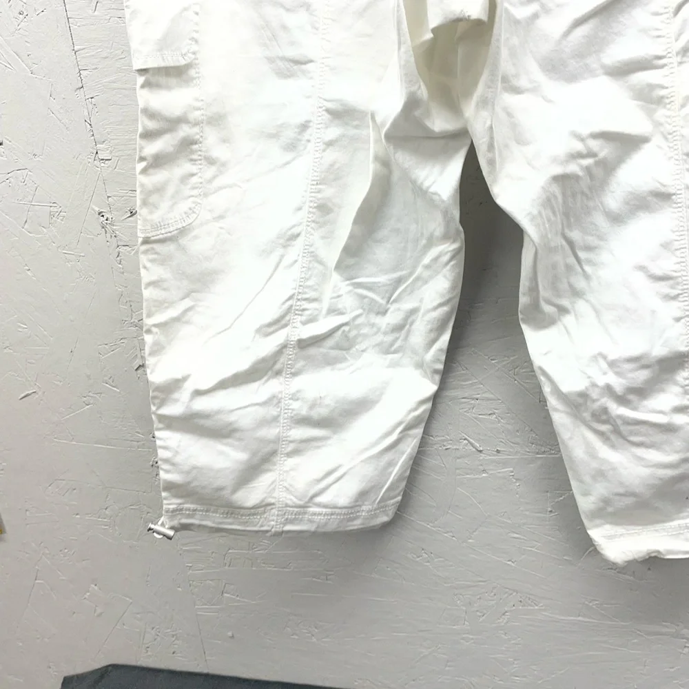 Time and Tru White Cargo Capri Pants - Picture 7 of 14